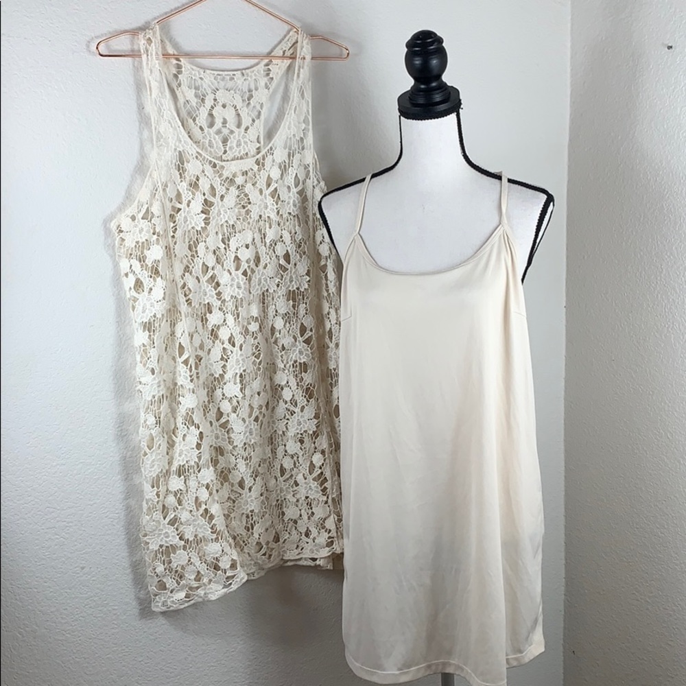Lauren Conrad sleeveless crochet lace dress - Picture 7 of 10